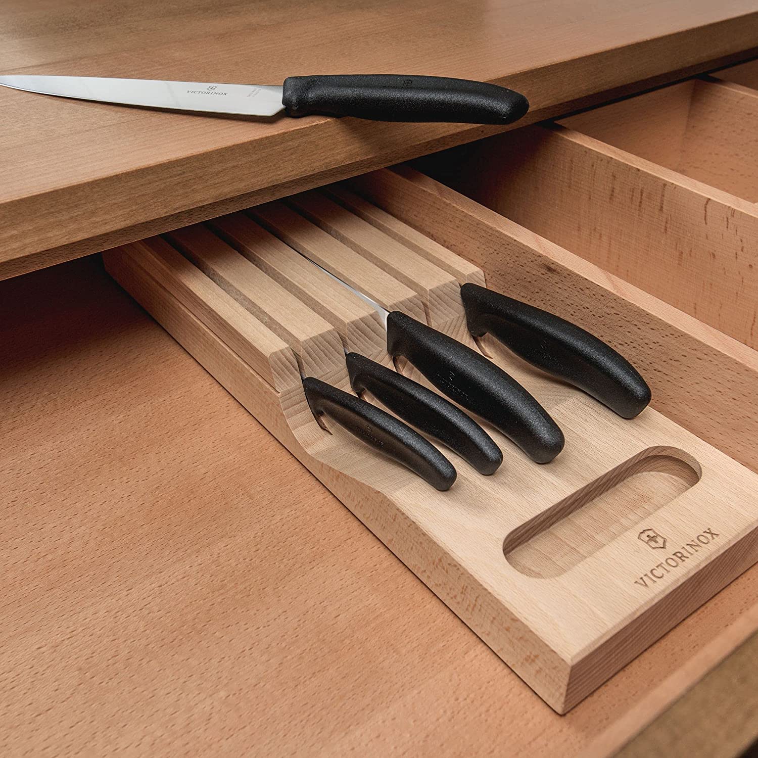 Victorinox Swiss Classic table knife for versatile everyday dining tasks.