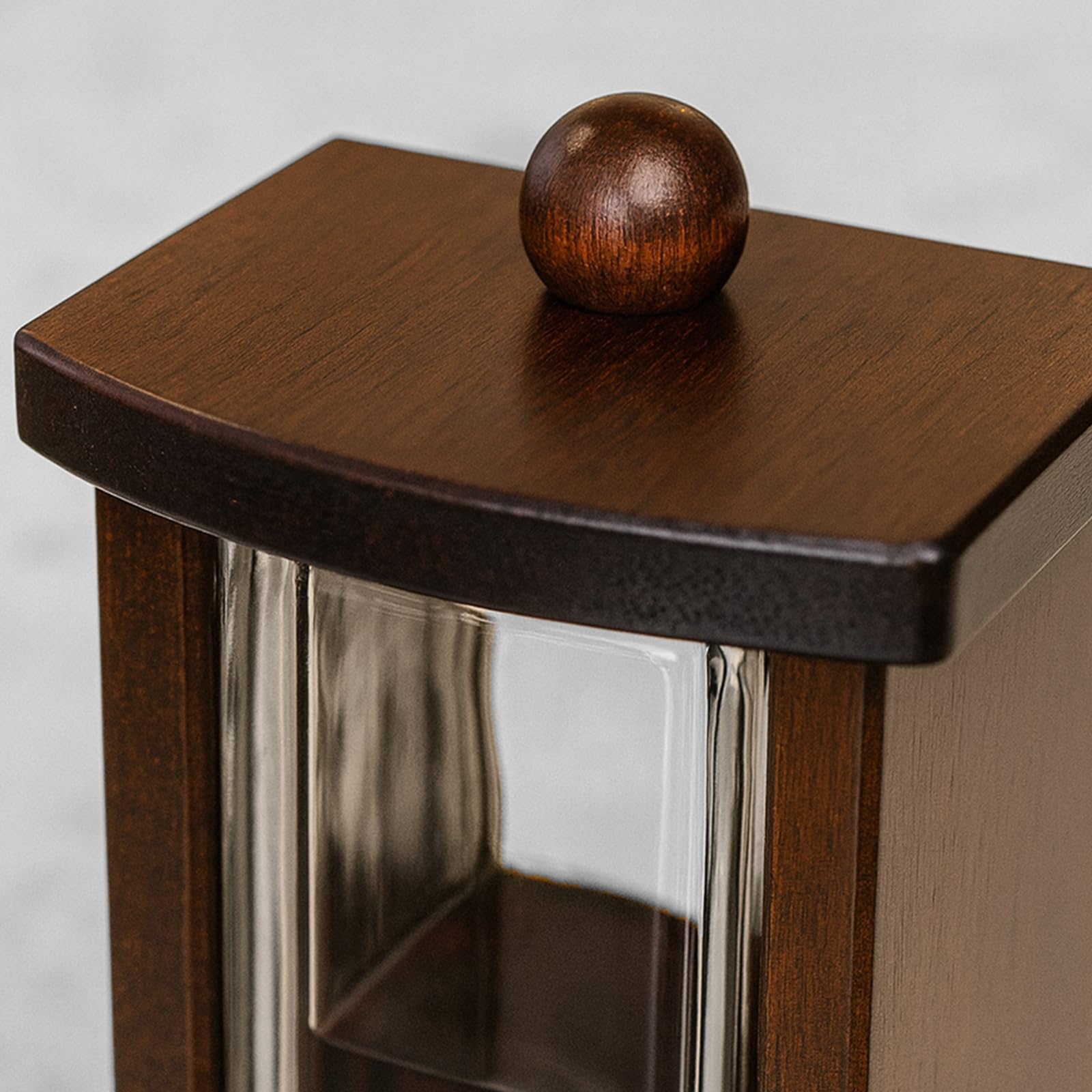 Vida Brillante design is compact and easy to assemble for quick use.