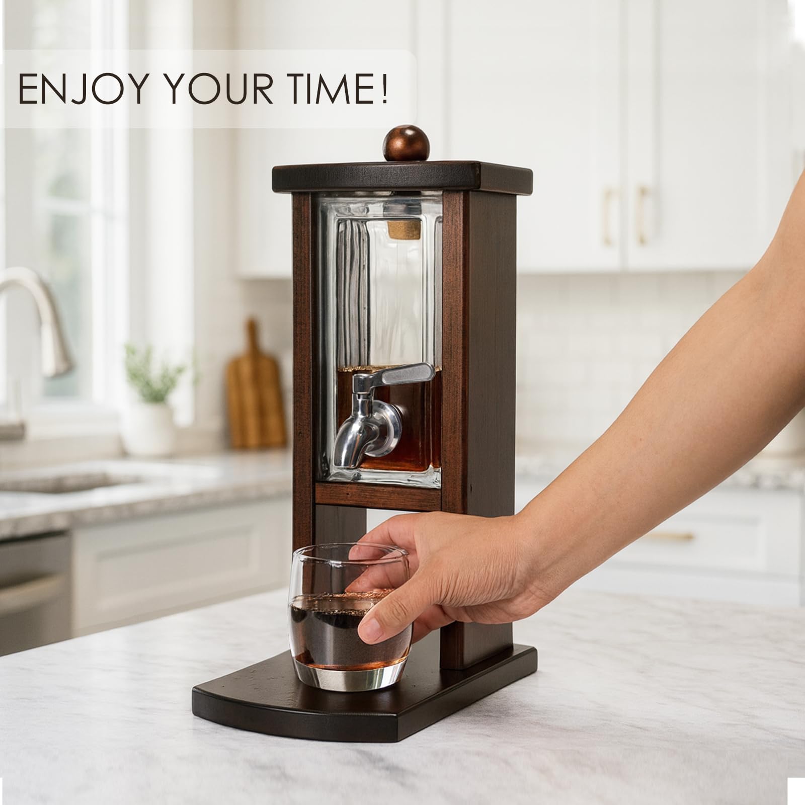 Vida Brillante decanter is ideal for bourbon, scotch, tequila, or other spirits.