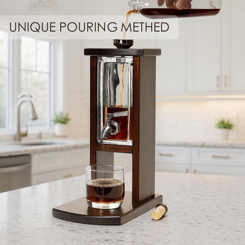 Vida Brillante stainless-steel spout provides drip-free serving.