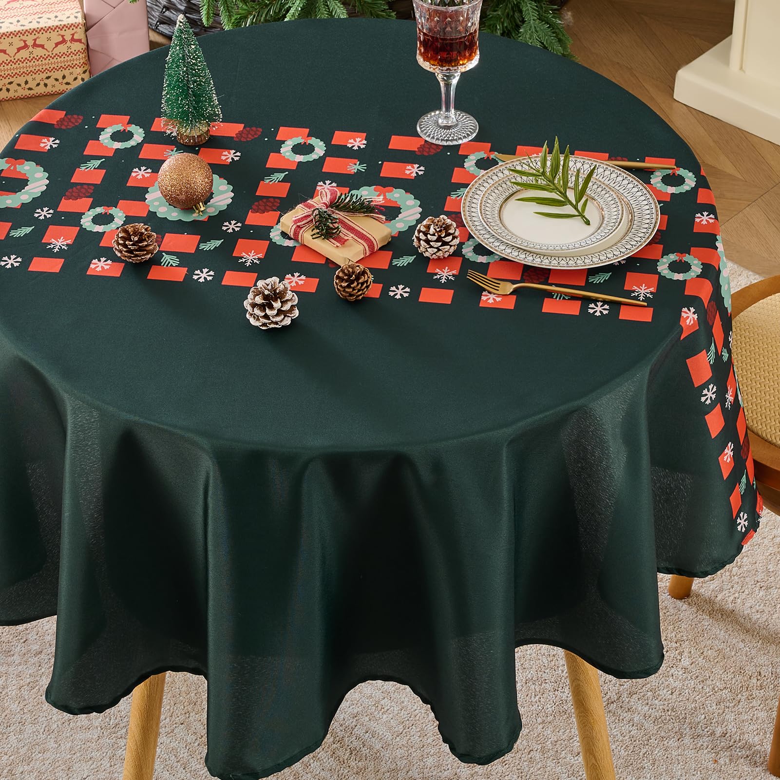 VidaFete table cover fits round tables nicely for 60-inch rounds.