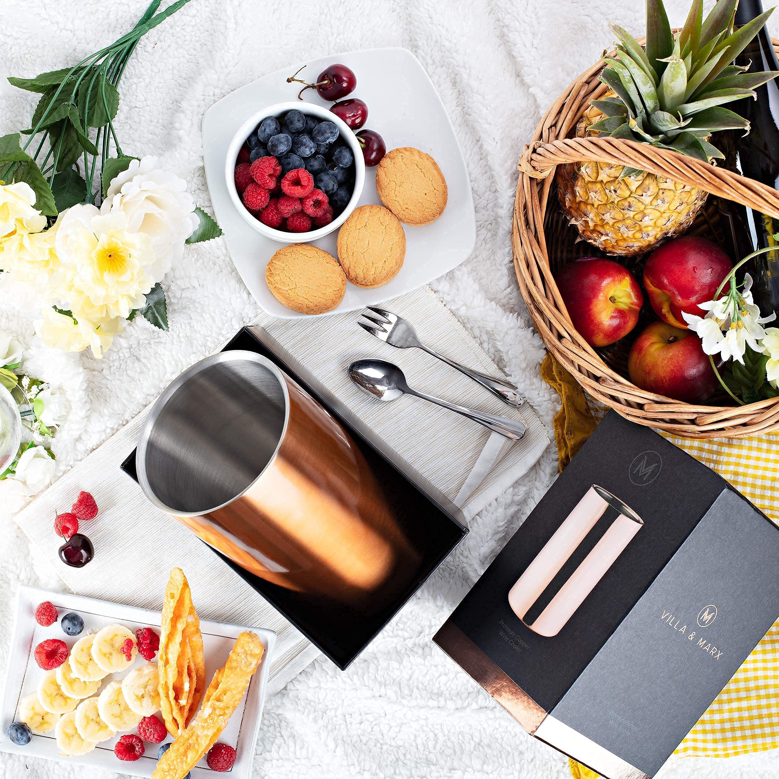 Villa & Marx 25oz option accommodates larger bottles with ease.