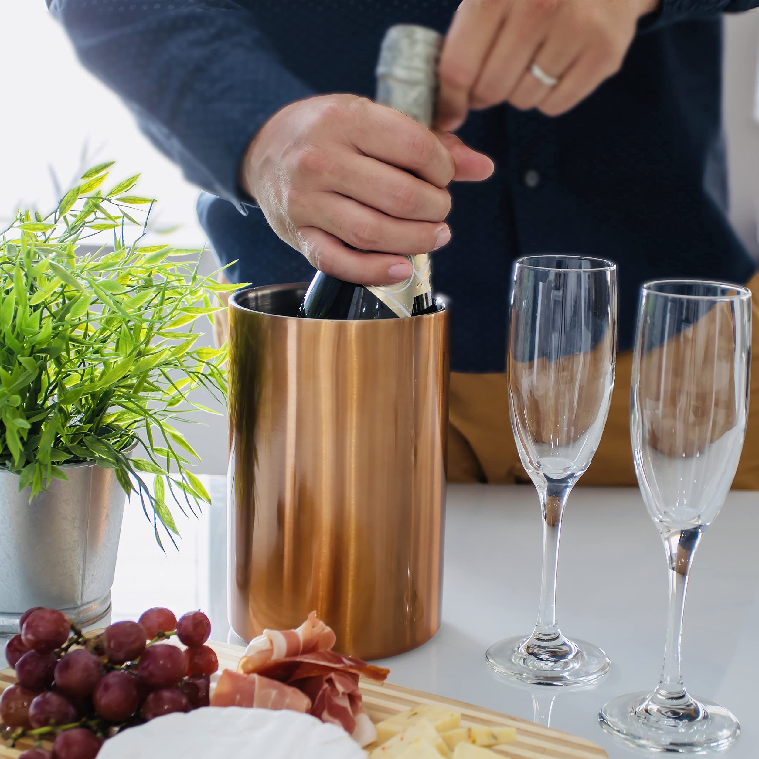 Villa & Marx 750ml bottle fit ensures broad compatibility.