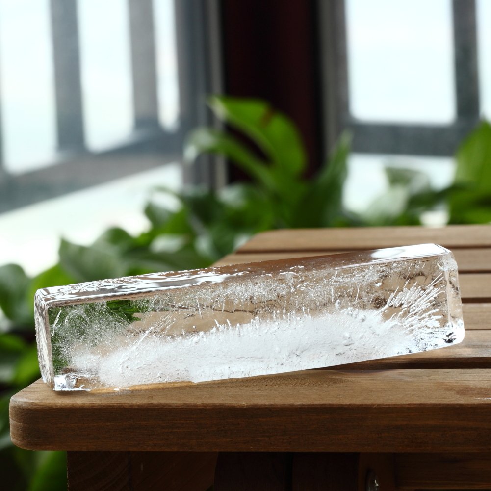 Vinkoe Kitchen Collins-style ice cubes tray for long drinks