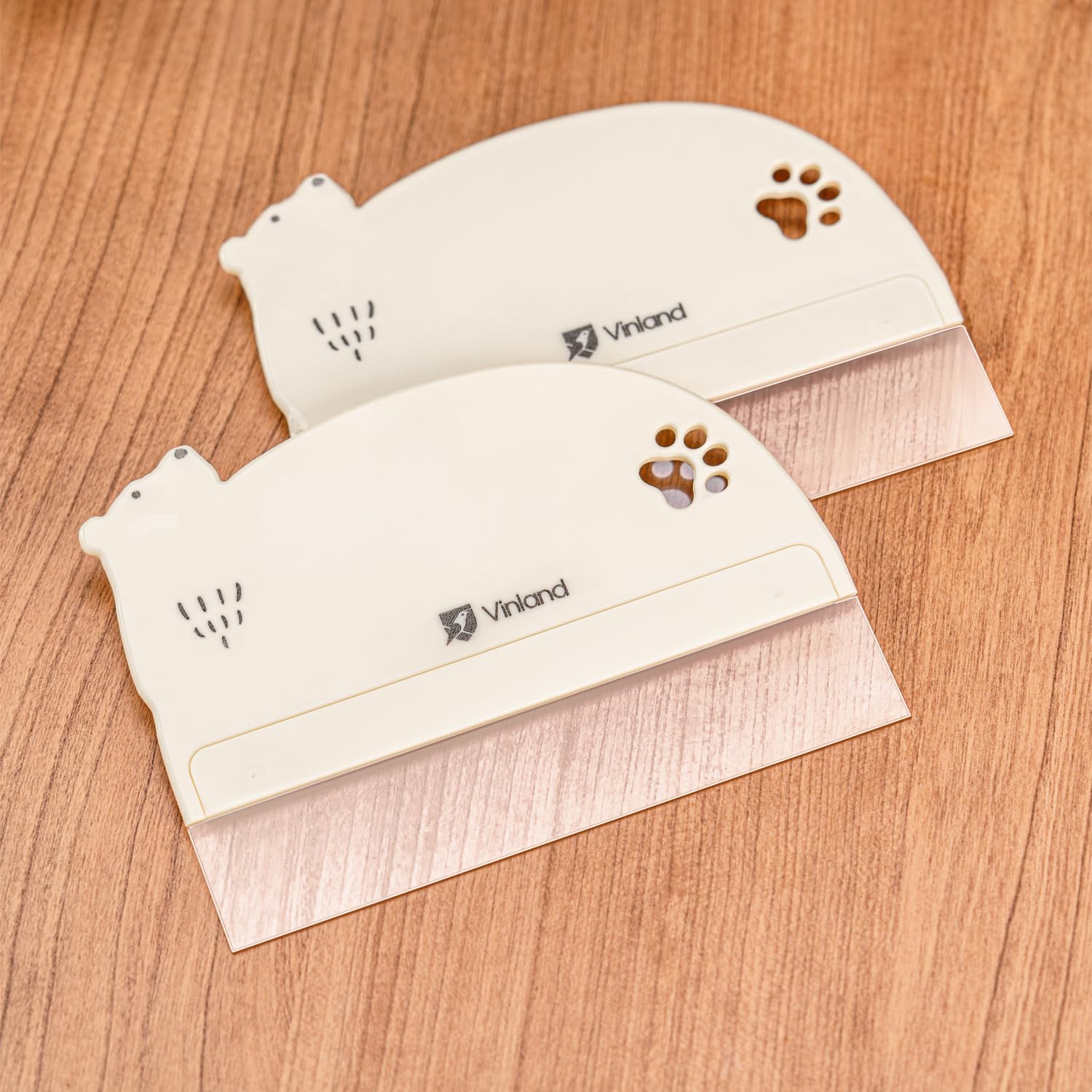 Vinland cake smoother 2pcs with flexible blade for neat frosting and precise edges.