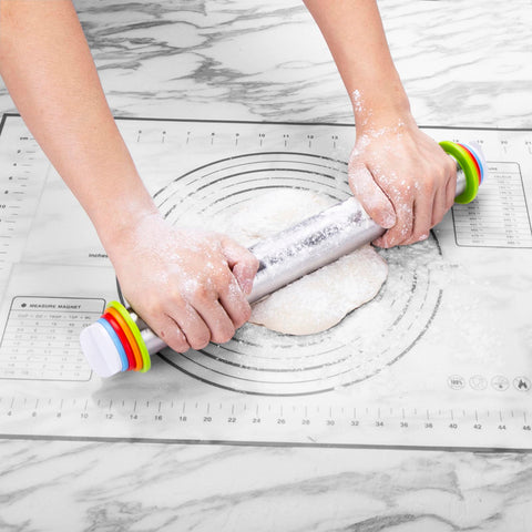 Vinoil kitchen-ready set makes family baking easier and more enjoyable.