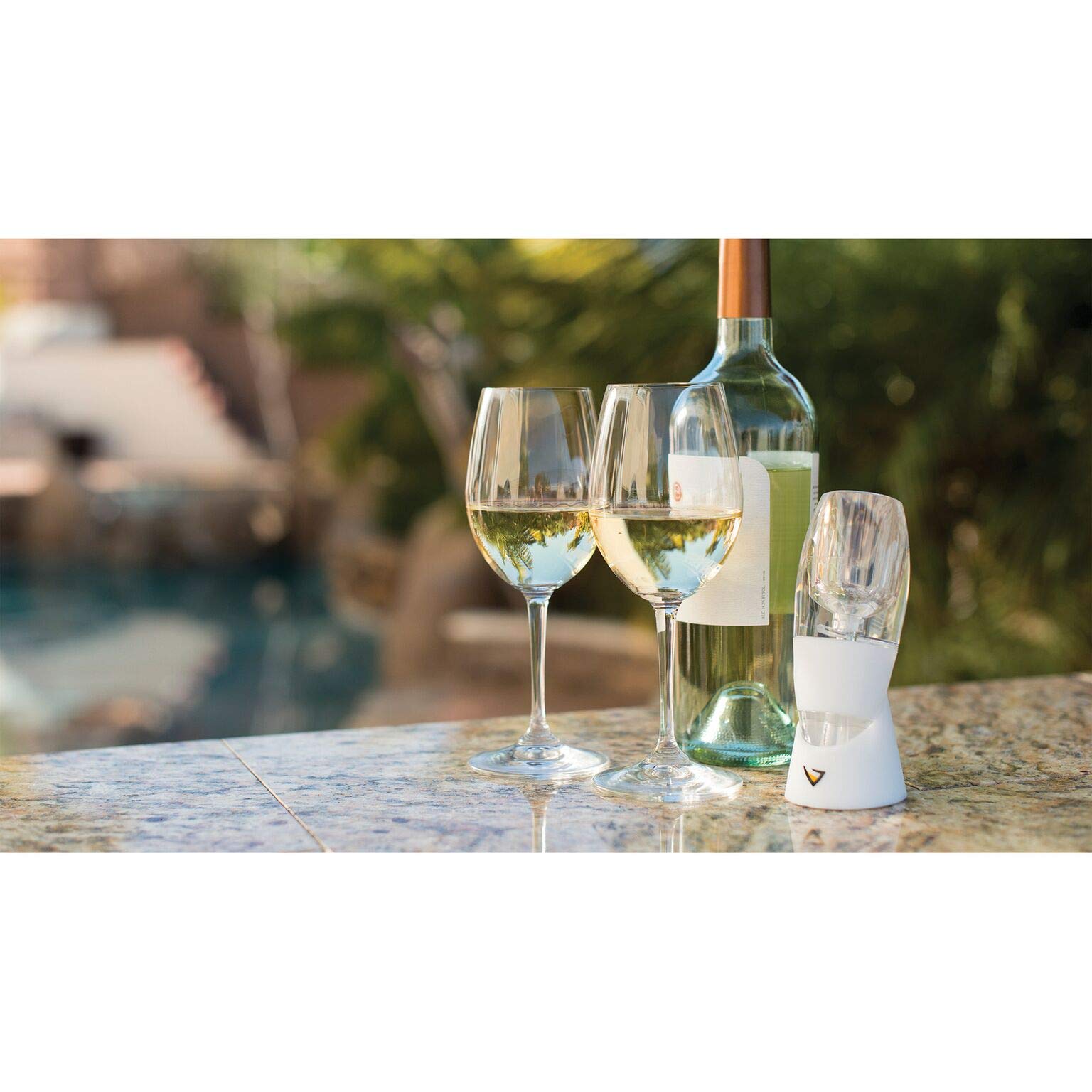 Vinturi Classic no-drip stand keeps pours neat and table-ready