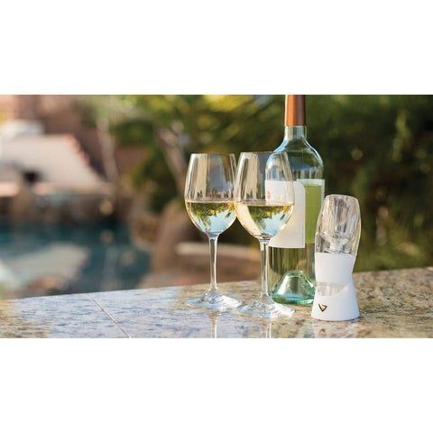 Vinturi Classic no-drip stand keeps pours neat and table-ready