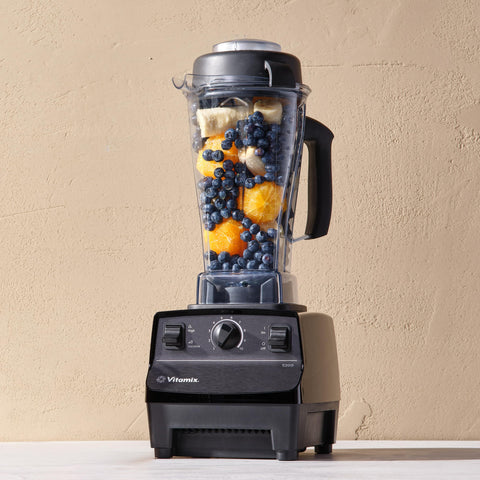 Vitamix 5200 64-ounce container for large-batch smoothies and sauces