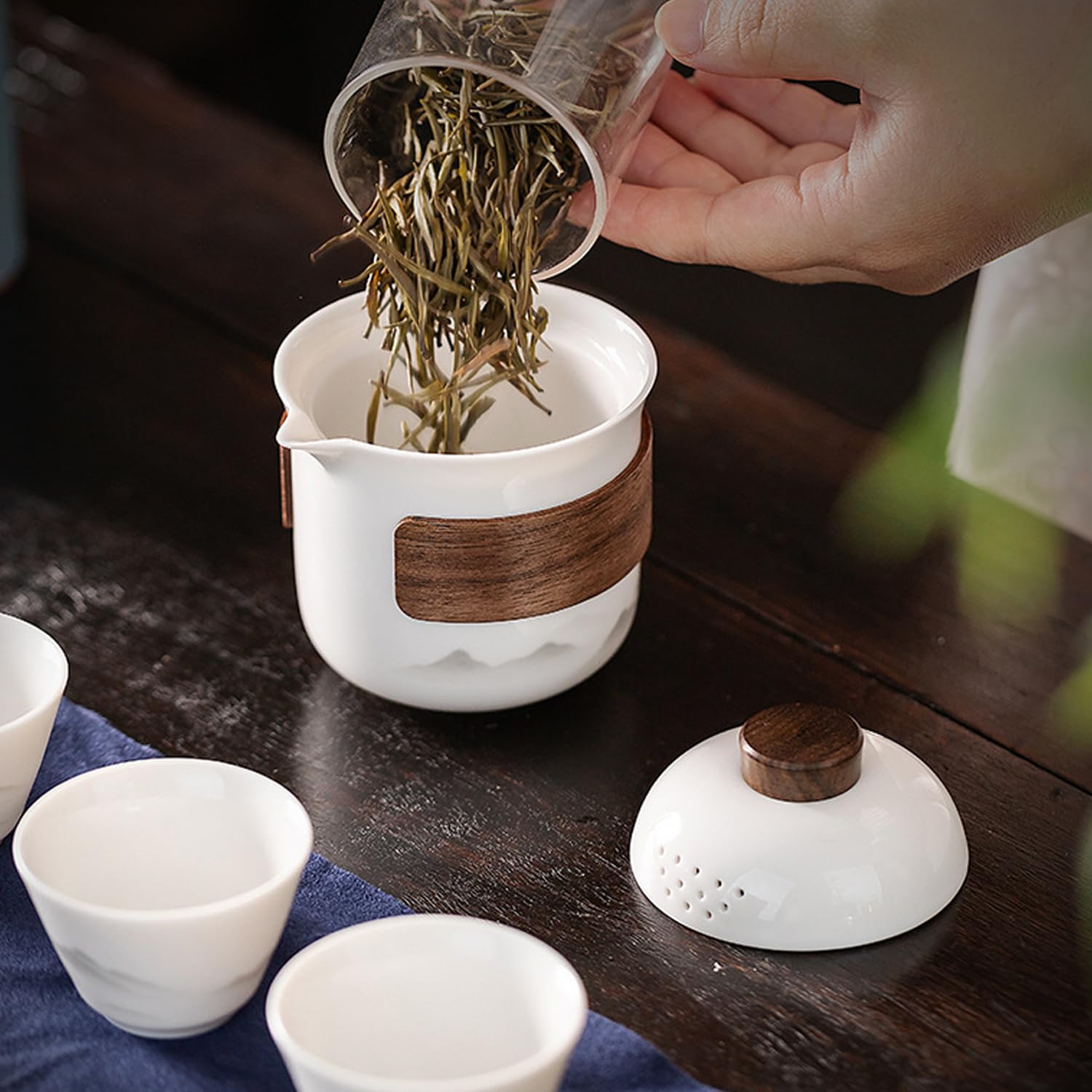 VJK travel bag protects the tea set during trips and business travel