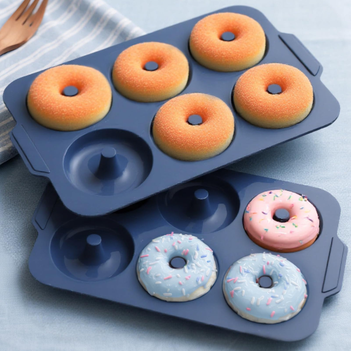 Vnray donut pan with a sturdy metal frame for stable baking and easy transfer.