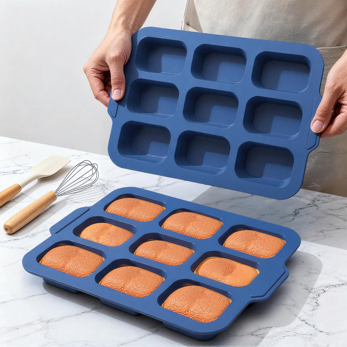 Vnray silicone mini loaf pans with a 9-cavity metal frame for even baking.