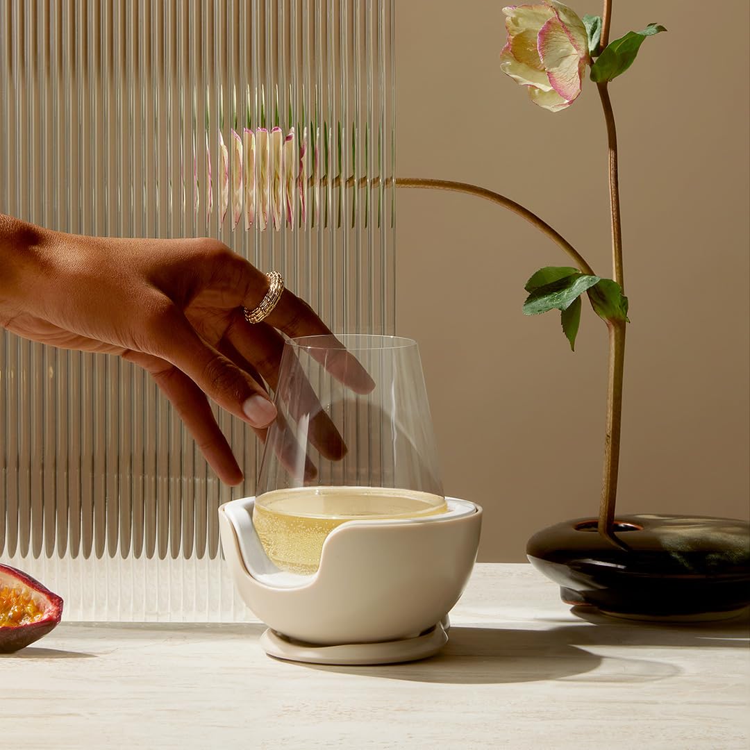 VoChill for all wines preserves crisp whites, roses, sparklings with refreshing temps.