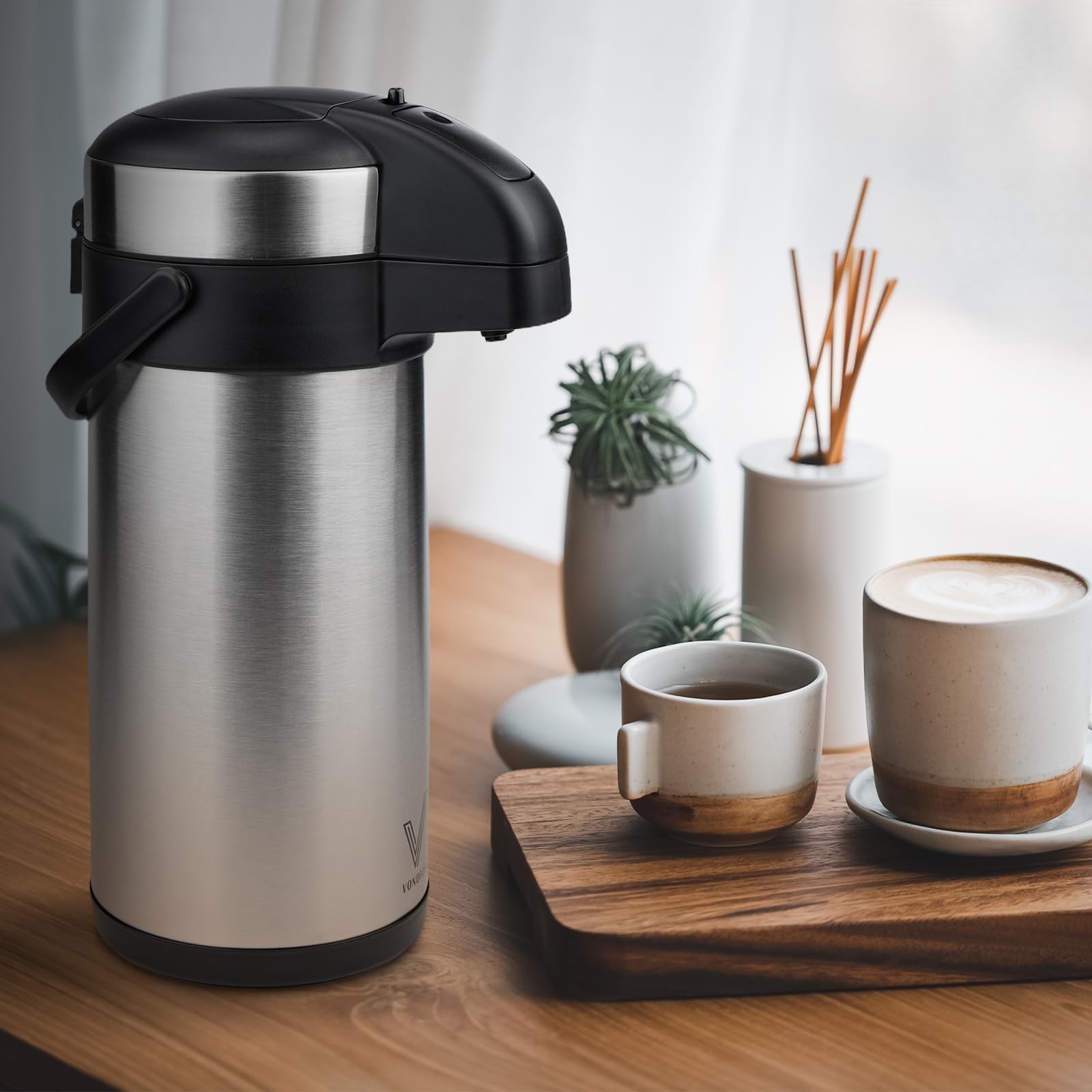 VONDIOR thermal beverage dispenser ideal for hot or cold drinks.