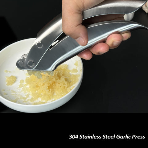Vovoly garlic press with cup-less open design for easy cleaning