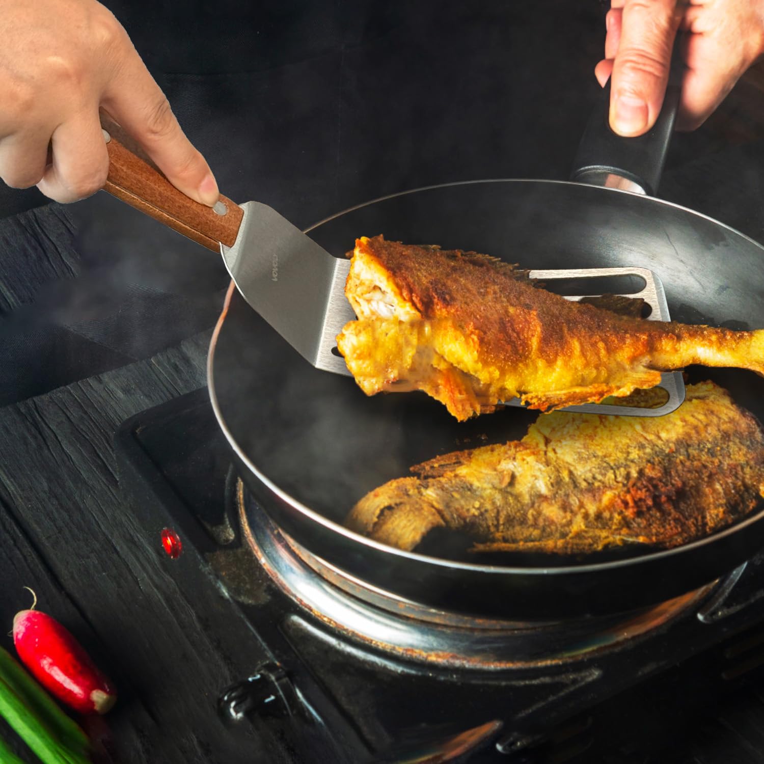 Vovoly kitchen versatility spatula supports frying, turning, and grilling tasks.