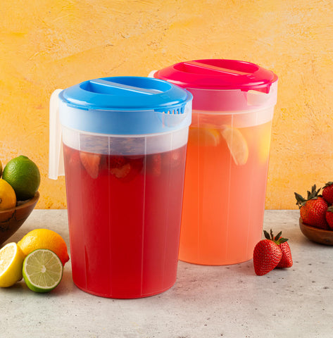 VOXRO pitcher twist cover close-up showing secure pour to prevent spills.