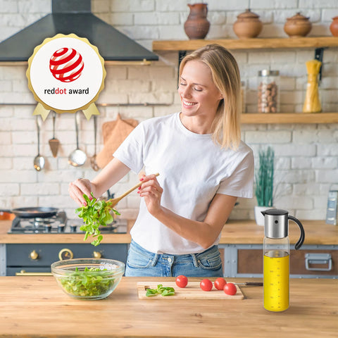 Vucchini dishwasher-safe lid detaches for quick, thorough cleaning.