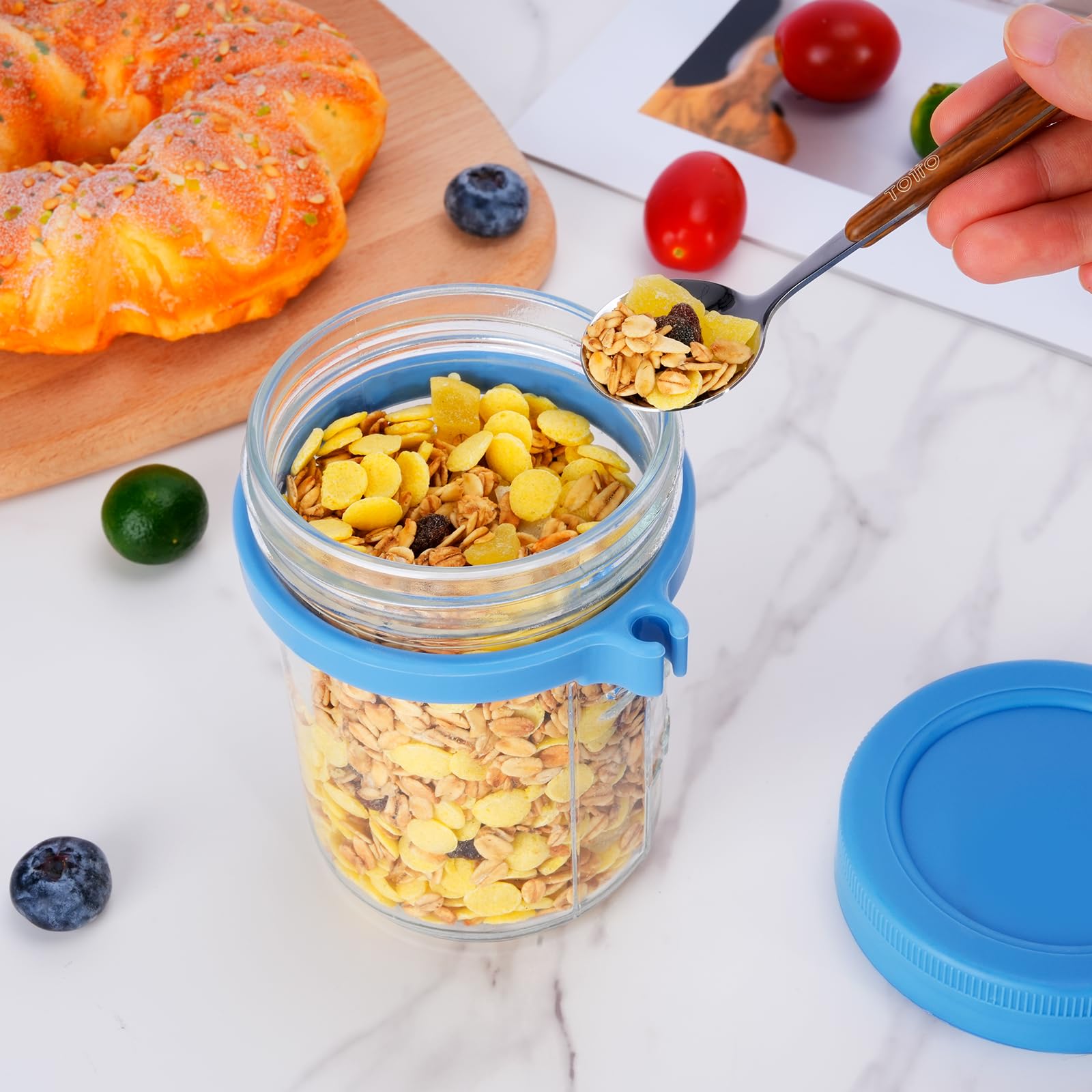 Vuinop portable meal-prep jars ready to pack in a bag or backpack