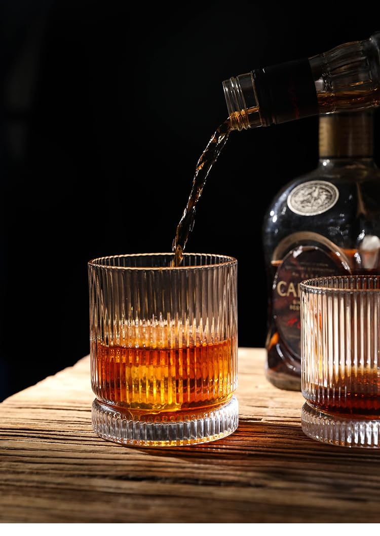 VUNDO gift-ready barware set ideal for entertaining.