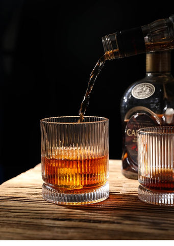 VUNDO gift-ready barware set ideal for entertaining.