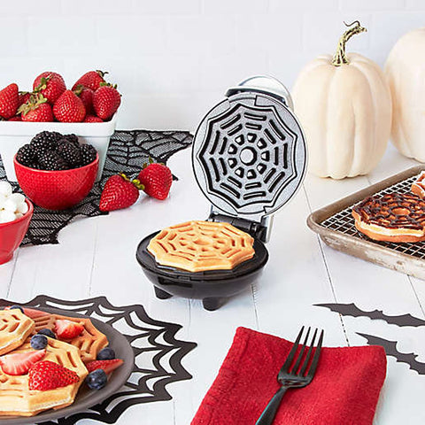 Waffle Maker Dash Spiderweb even heat for evenly browned treats.