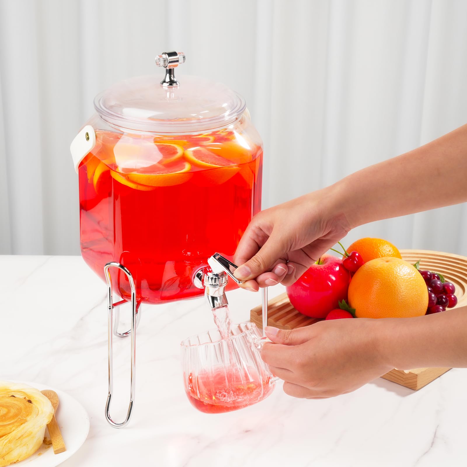 Wagrvuy detachable carrying handle enables easy transport to parties.