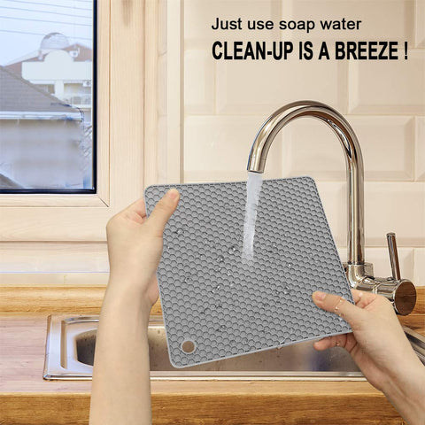 Temperature safe from -104°F to 446°F for hot dish protection.