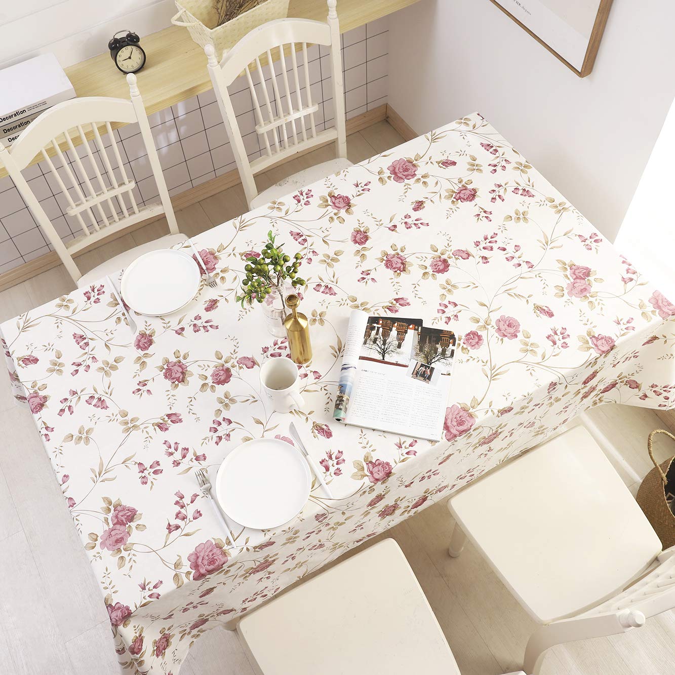 Walrus tablecloth measures 60x102 inches, fitting large rectangular or square tables.
