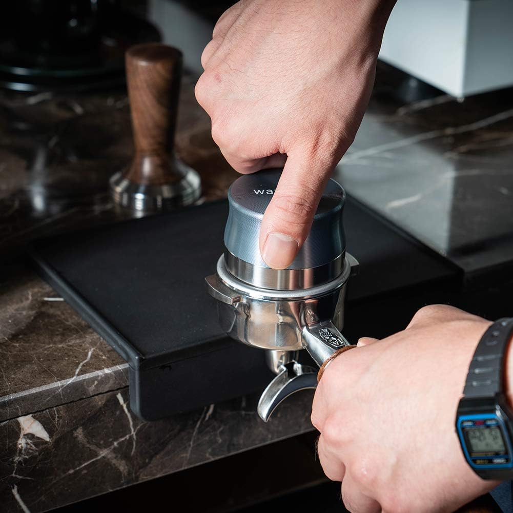 Watchget edge-protection tamping mat guards countertops from scratches during tamping