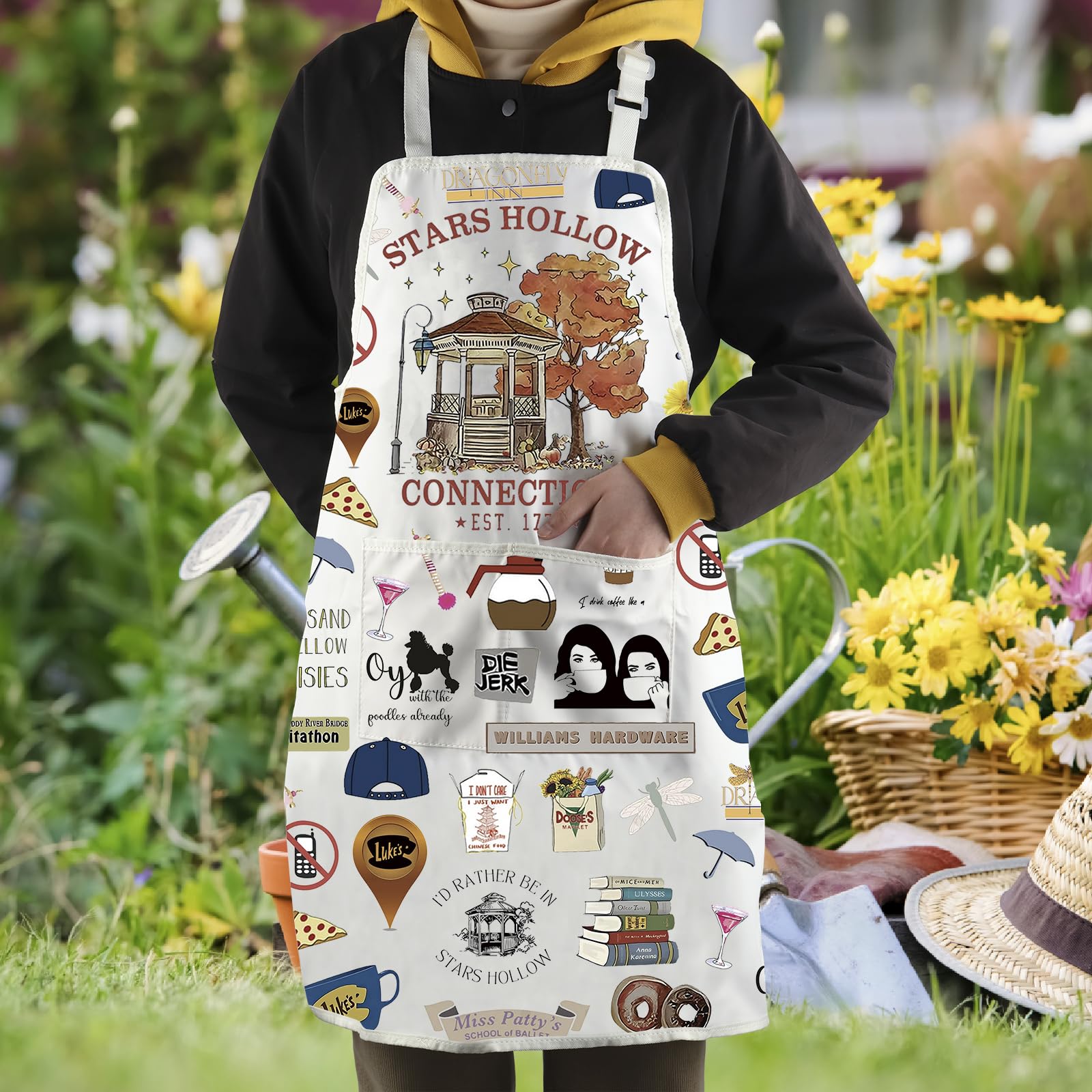 WCGXKO Star Hollow apron makes a thoughtful gift for Lukes Diner fans.