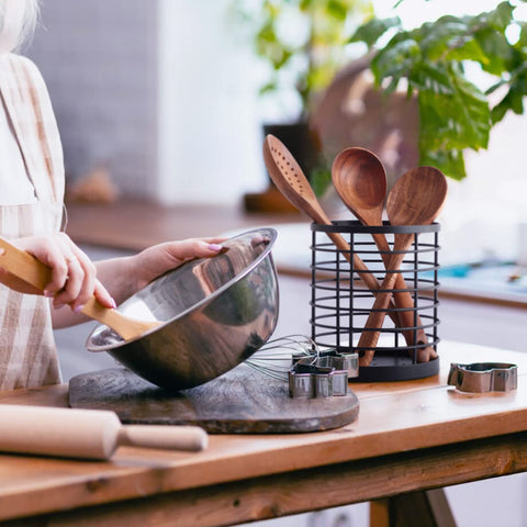 WDT Tool open-top design shows utensils for quick grabbing.