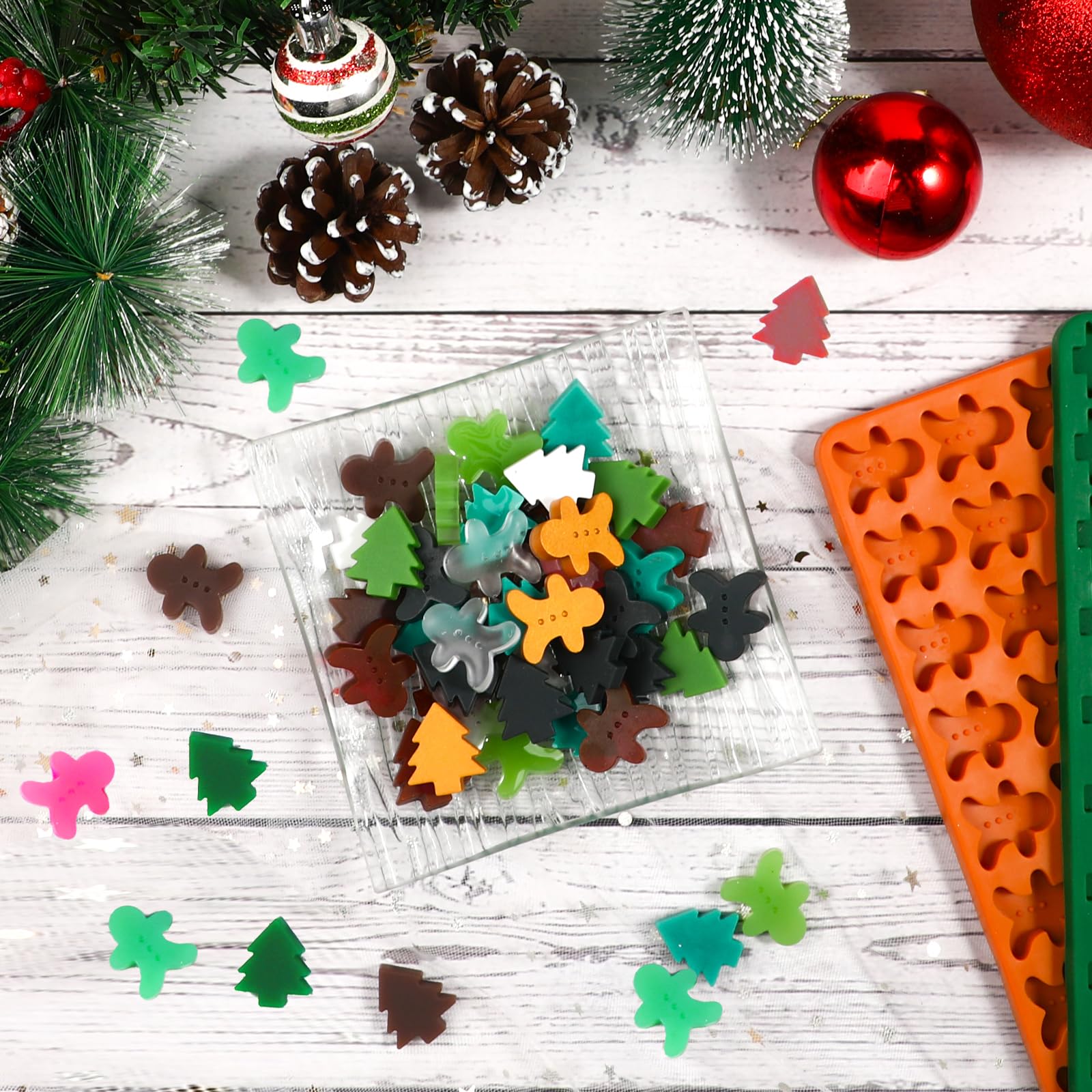 Webake Christmas silicone molds ideal for fondant, cupcakes, and decorations.