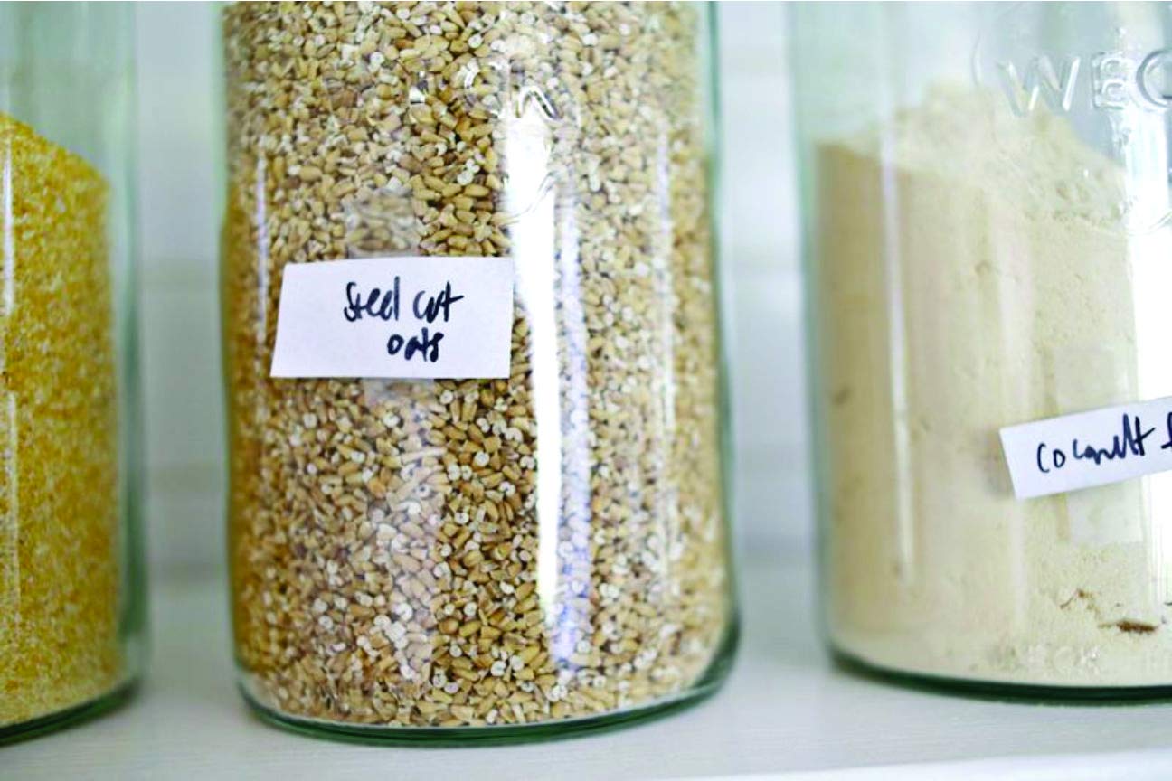 WECK 974 jam-preserving jar for flavorful spreads.