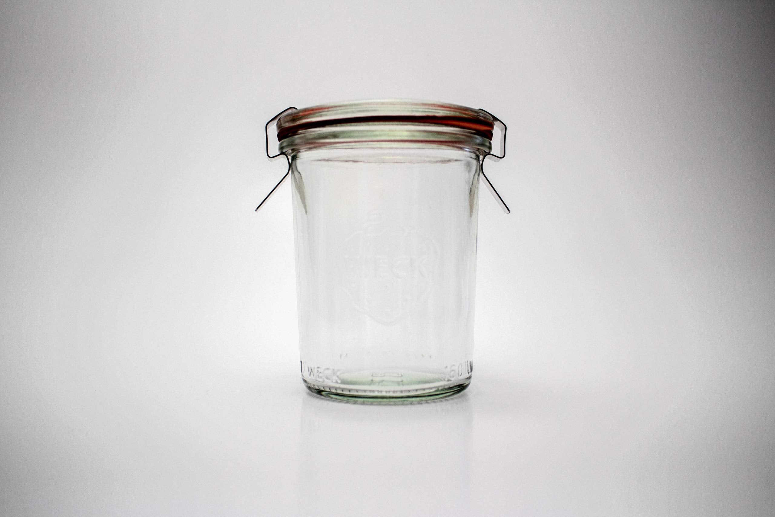 WECK Tulip jar presented as wedding favors for stylish gifts