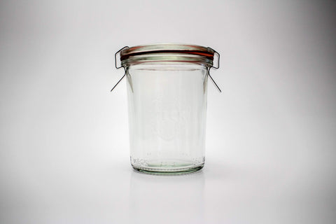 WECK Tulip jar presented as wedding favors for stylish gifts