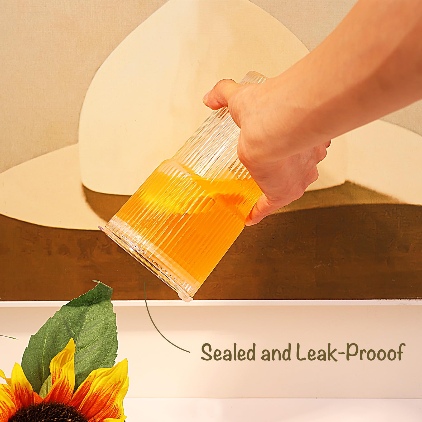 WeirdUncle leak-proof lid provides reliable travel protection.