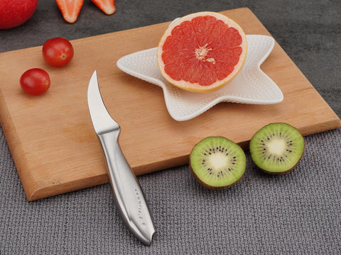 WELLSTAR durable kitchen tool for everyday slicing and trimming tasks.