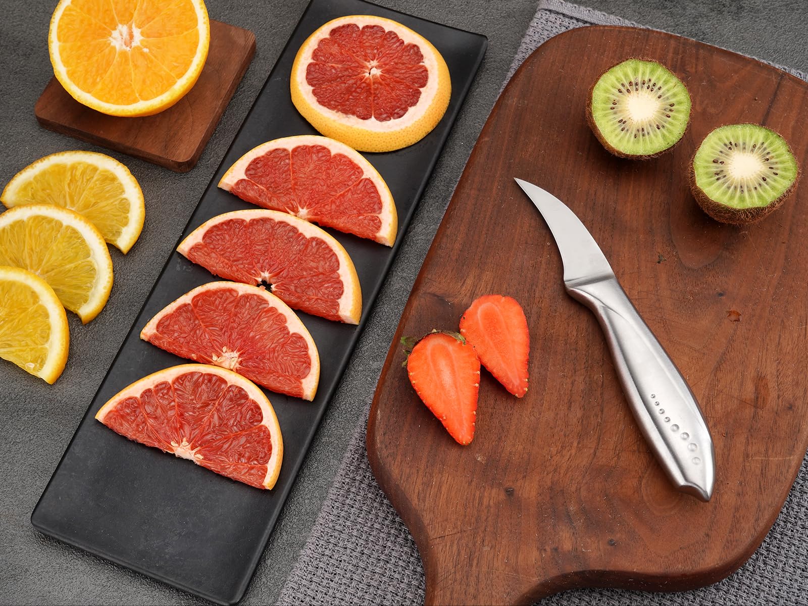 WELLSTAR gift box packaging makes this knife a thoughtful cooking gift.