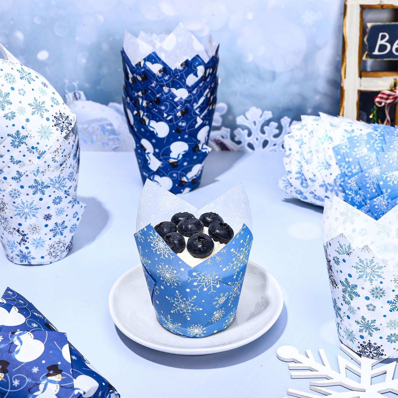 Whaline blue-white tulip cupcake liners in a 180-piece pack for parties
