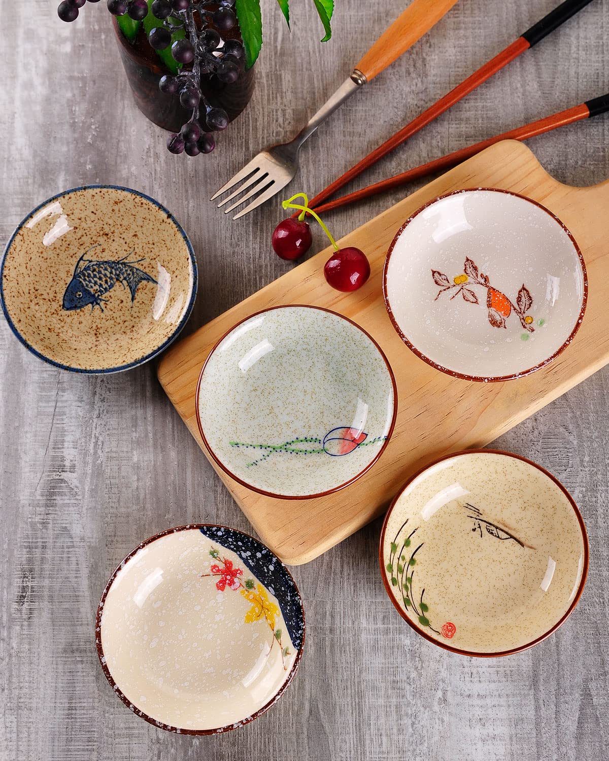 WHJY five-dish porcelain set, space-saving and stackable.