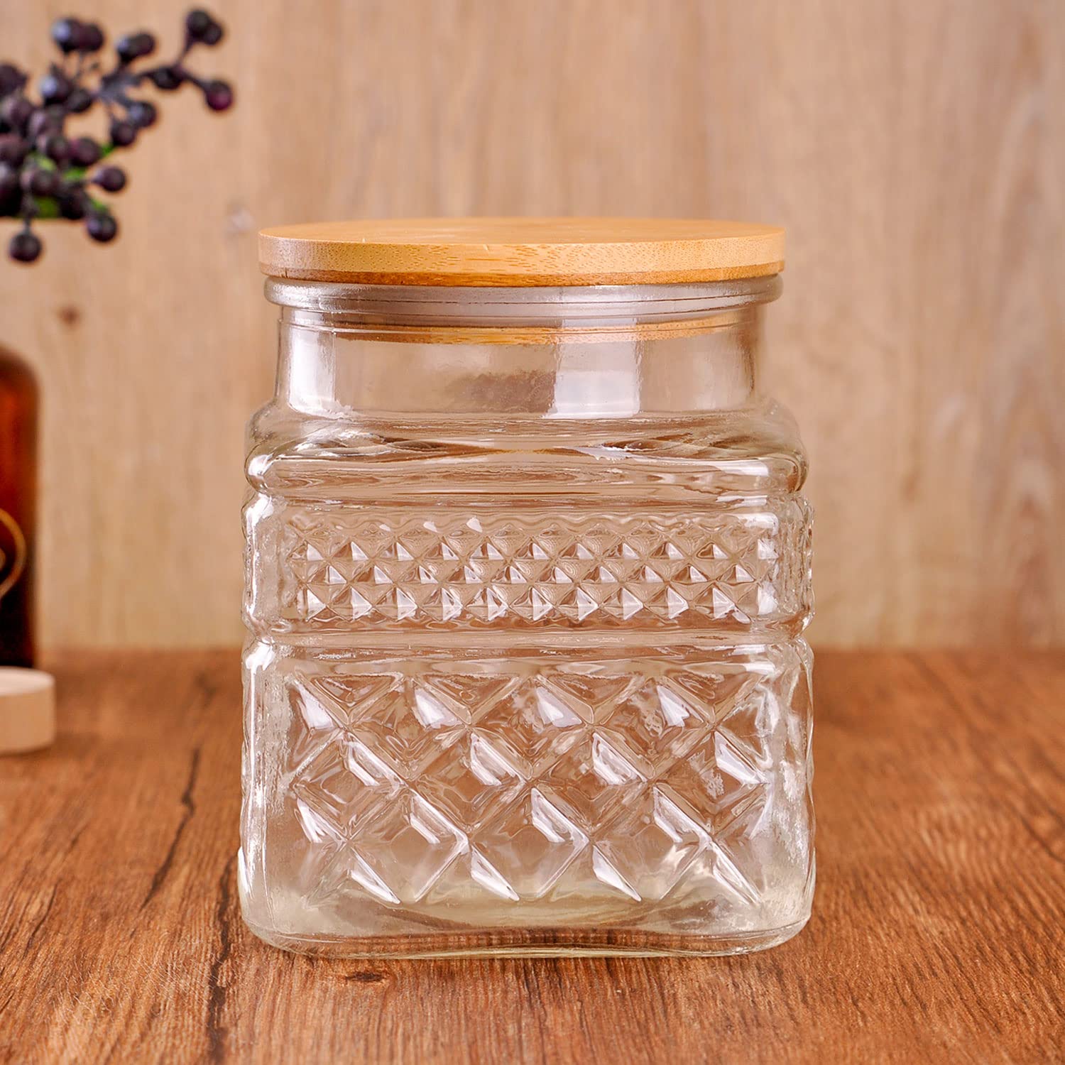 WHJY medium 1400ml jar ideal for tea leaves or bath essentials.