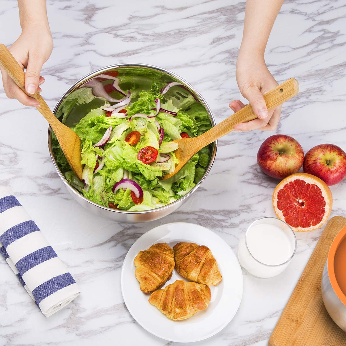 Wildone bowls feature interior measurement marks for precise ingredient prep.