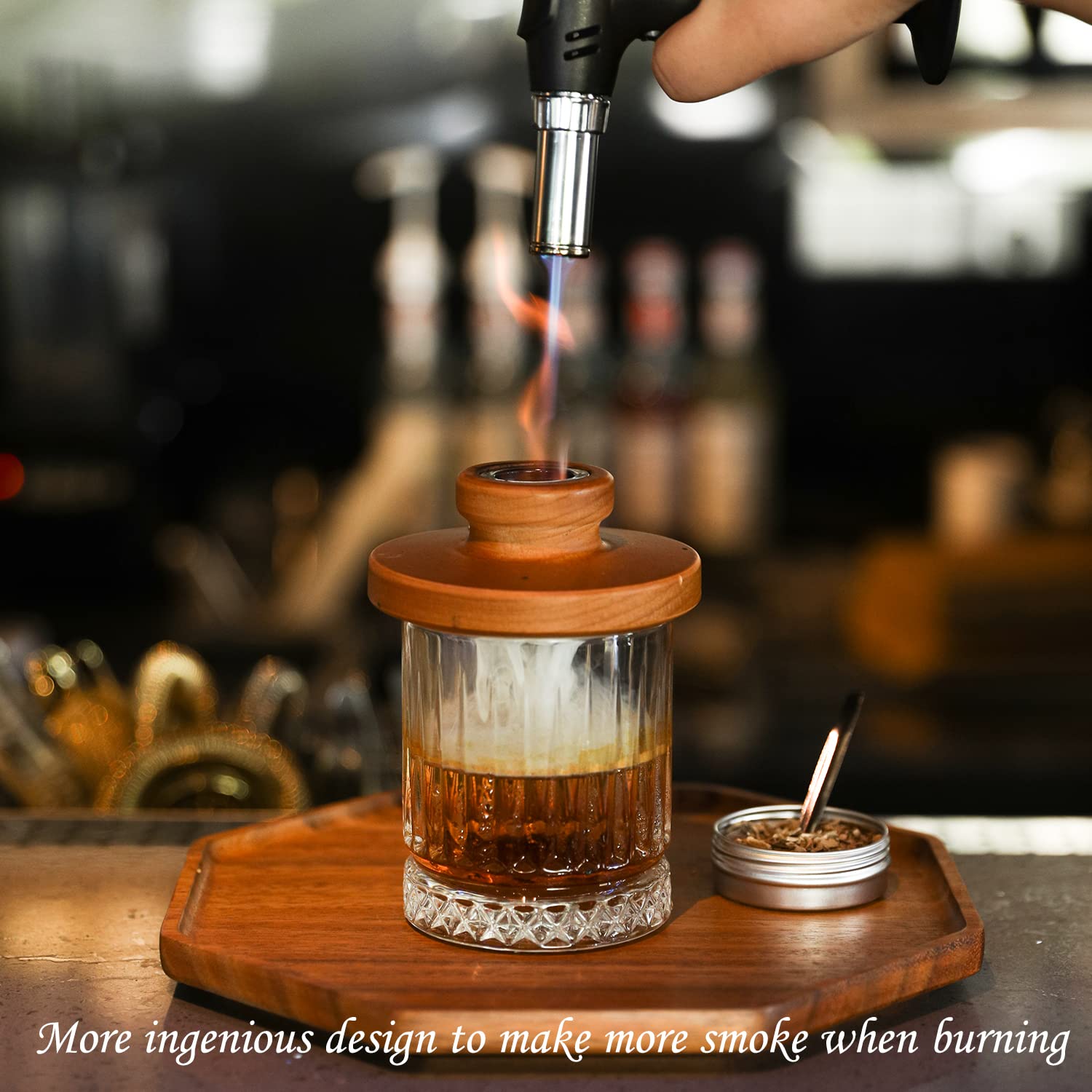 WillsCoo double-filter smoker tube ensures clean smoke for refined cocktails.