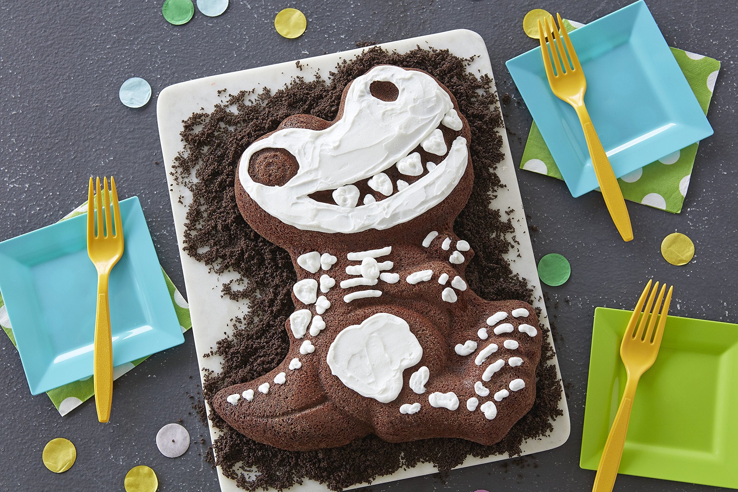 Wilton 3D dinosaur design adds festive appeal to kids' cakes