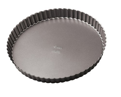 Wilton Excelle Elite tart pan with decorative fluted edges