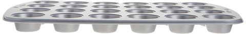 Wilton pan shows embossed dimensions on handles for easy setup and planning