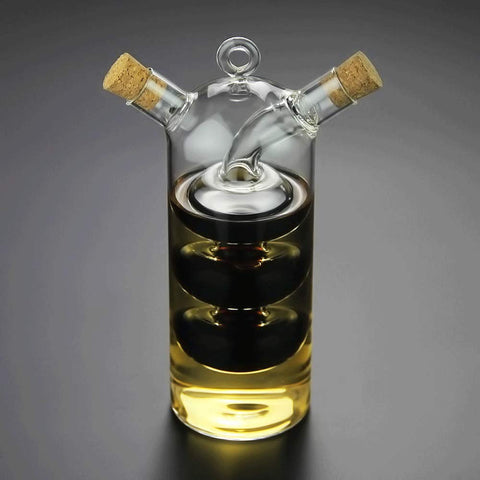 WINAKUI transparent glass cruet close-up highlighting inner and outer sections