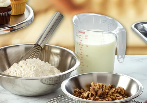 Winco PMCP-50 pint measuring cup side view shows raised markings for quick measurement.