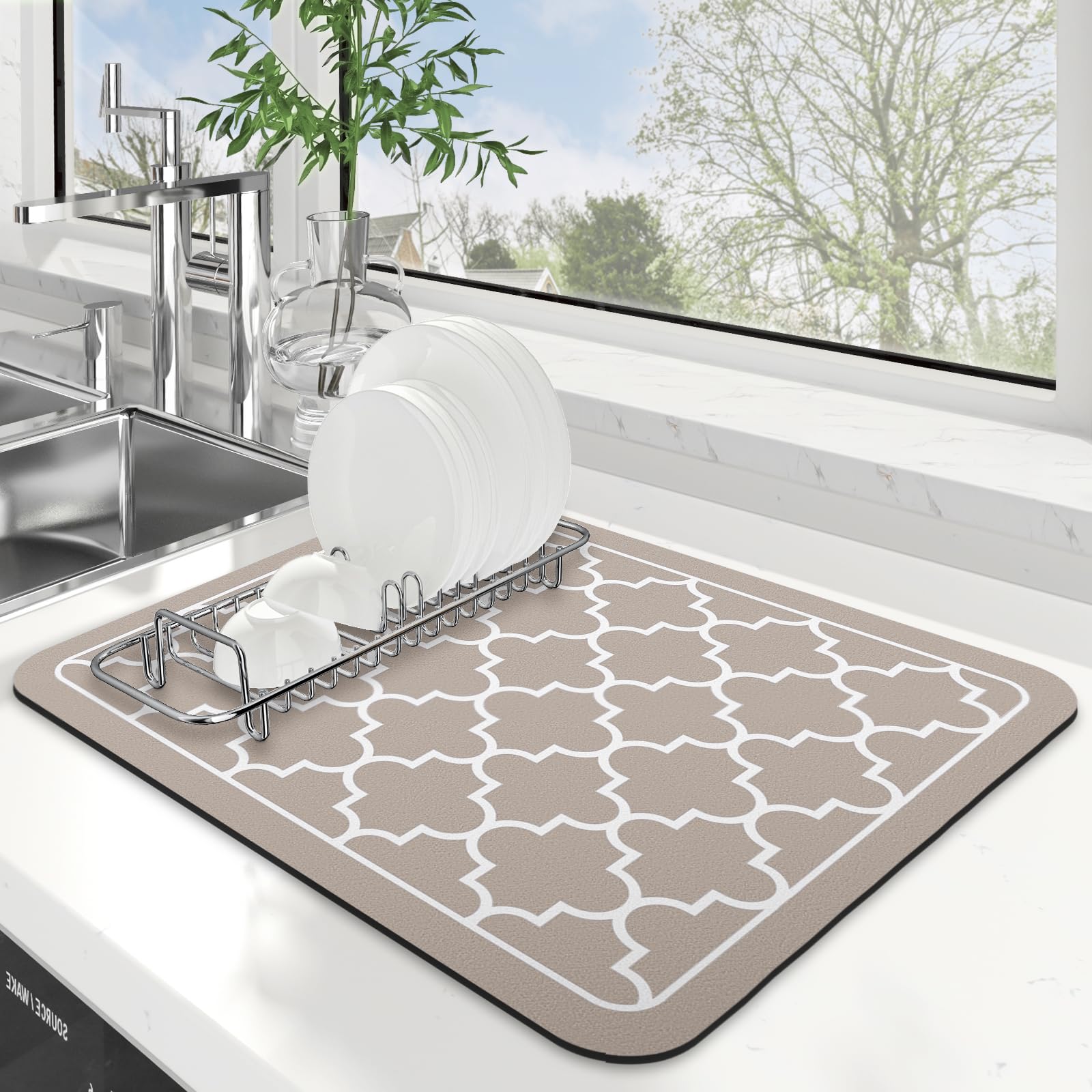 WISELIFE dish drying mat absorbent performance keeps counters dry after washing.